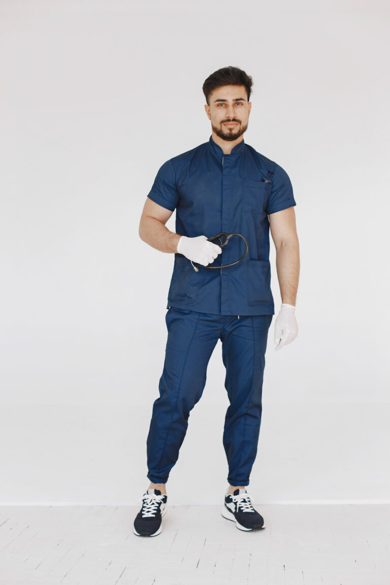 Comment sélectionner un pantalon de travail homme : Critères essentiels pour le confort et la durabilité